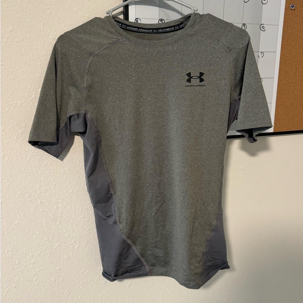Under Armour Men's Two-Tone Gray Tee